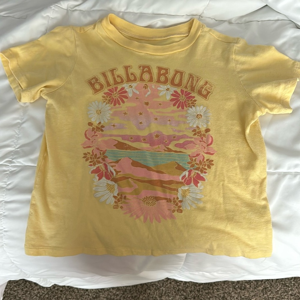 Cute billabong cropped tee